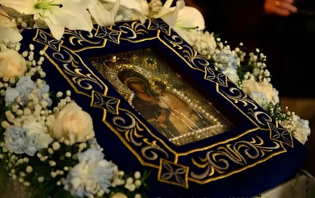 Светиня от Хавай носи благоухание на рози в България