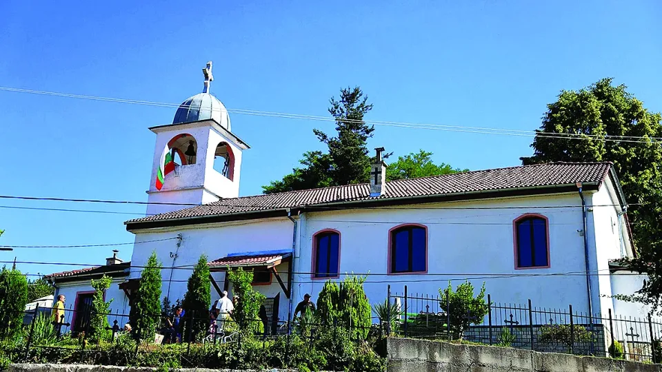 satovcha-cyrkva-sveta-nedelya-bta