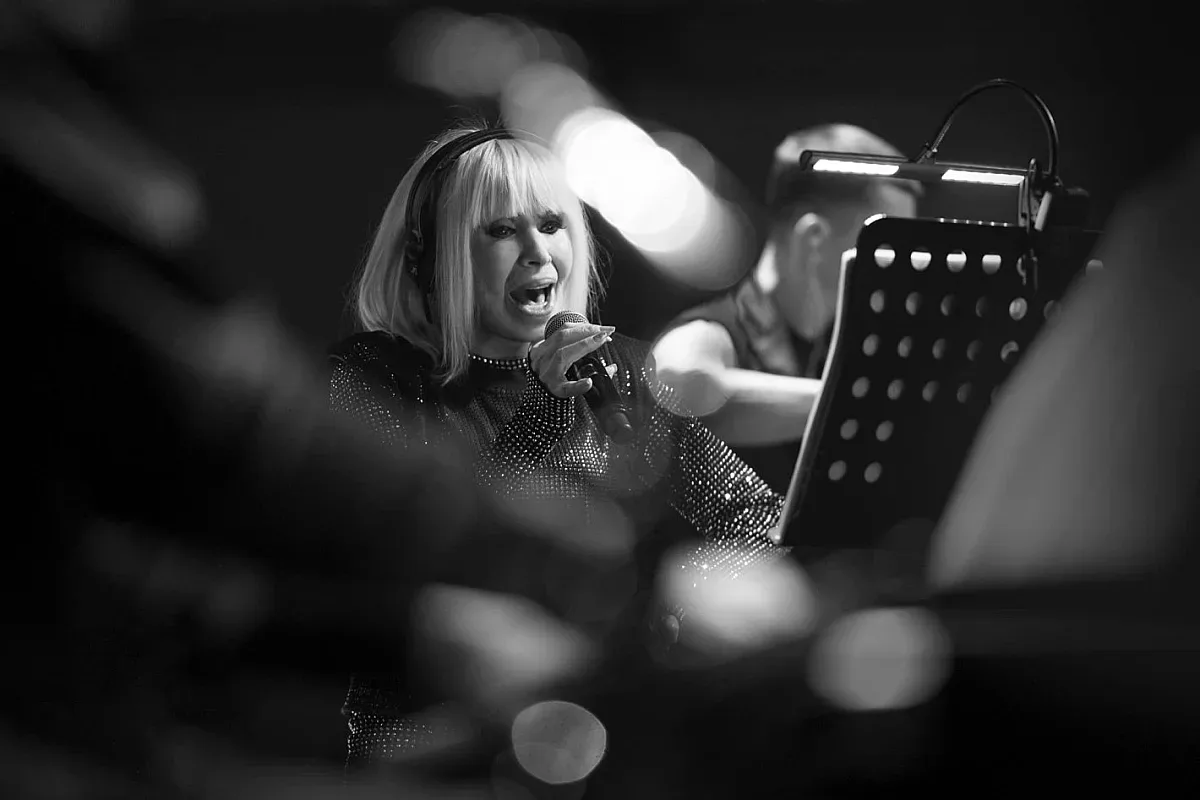 Лили Иванова покорява Народния театър