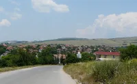 Село с огърлица от легенди става имотен хит. Къщи като перли до София