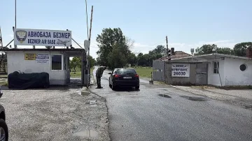 Безмер ръмжи. Кметът поиска КПП-та
