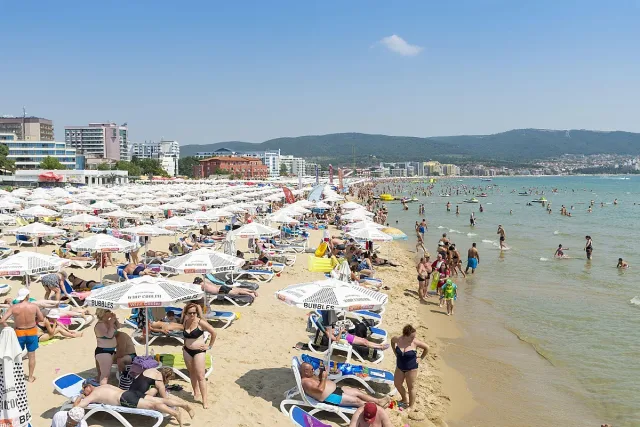 Измама на плажа в Слънчев бряг. Туристи пропищяха