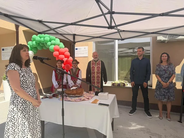Операция "Хуманност" на министър Ефремова преобразява българските съдби