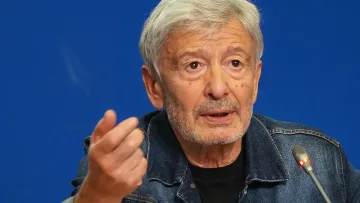 Обрат с Ириней Константинов! Пълна промяна в Театър "София"