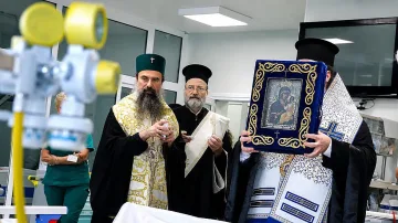 Хавайската икона влезе във ВМА. Благословия от патриарх Данииил (СНИМКИ)