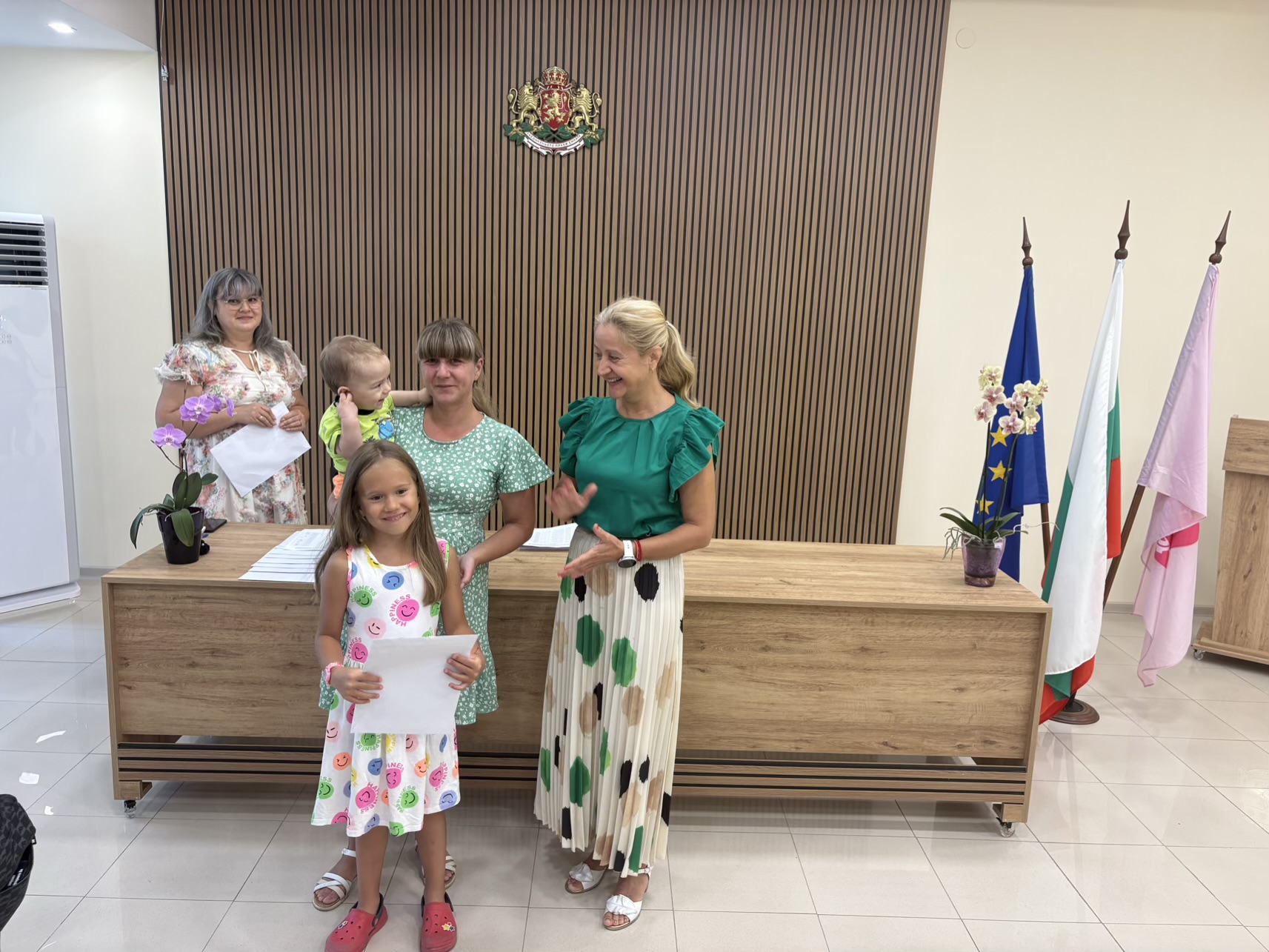 Община Казанлък връчи ваучери за памперси и бебешка храна за 36 новородени