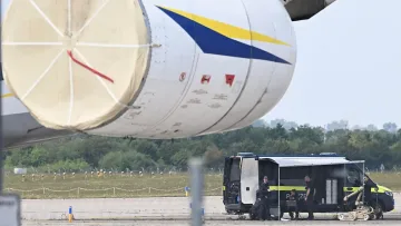 Опасна серия в Германия! След летището дронове и над военна база