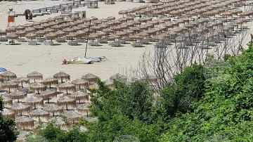 Кошмар на  разкошен наш плаж. Водата стана кафява