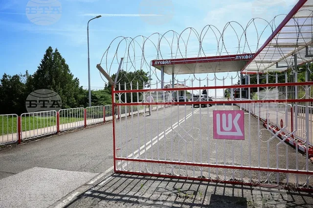 Великобритания хвърли спасителен пояс на "Лукойл". Хитър ход