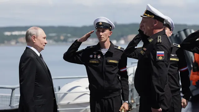 Путин с демонстрация, обяви, че носи кода на победител