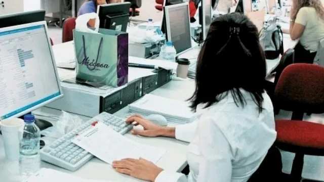 Мащабна реформа в администрацията. Нови заплати и писта за директори