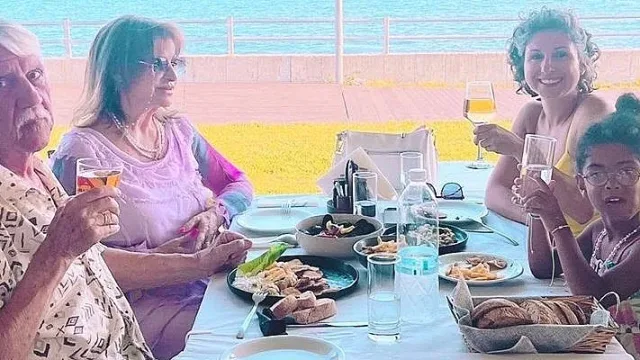 Мими Иванова показа внучката и дъщерята