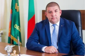 Кметът на Кричим бесен. Въпроси като стрели за "Кръв и чест"