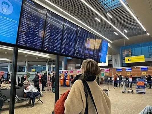 Проблем на летище "Васил Левски". Пътниците са затворени