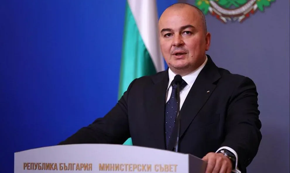 Абровски обяви ключови решения за земеделците и розовото ни масло