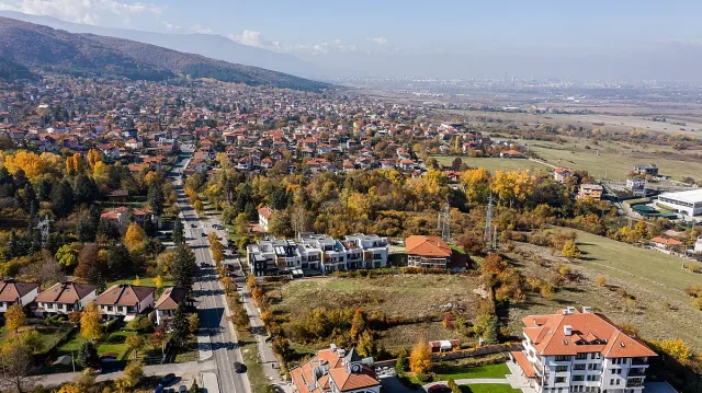 Златно село до София влезе в топ 10, диша във врата на градовете