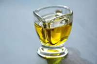 Наистина ли е полезно да се пие зехтин на гладно? Какво казват диетолозите