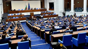 Градушка в парламента! Пълна промяна за чиновниците