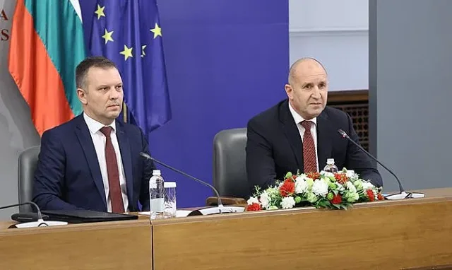 Планът "Радев" за борба с олигархията: Край на финансовите потоци, изсветляване на медиите