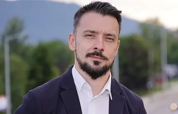 Шкварек помете жълтопаветната секта и пагубното влияние на либералите