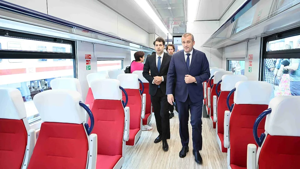 25-08-26-G.Peev-predstaviane-Alstom-5