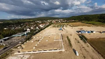 Вдигат магазин на Lidl върху концлагер. Австрия на нокти
