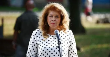 Йотова: Да дадеш шанс за живот е мисия, която всички лекари изпълняват