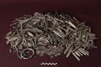 Сребърна сензация в Дания: Викингско съкровище се показа от една градина