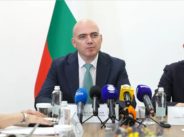 Илин Димитров с голяма реформа. Променя модела за туризъм
