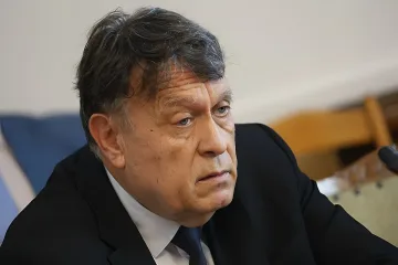 Голяма промяна за реда в училище. Вълчев обяви пакет до 10 дни