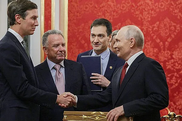 Путин към пратениците: Ситуацията е трудна, но трябва да се справим днес