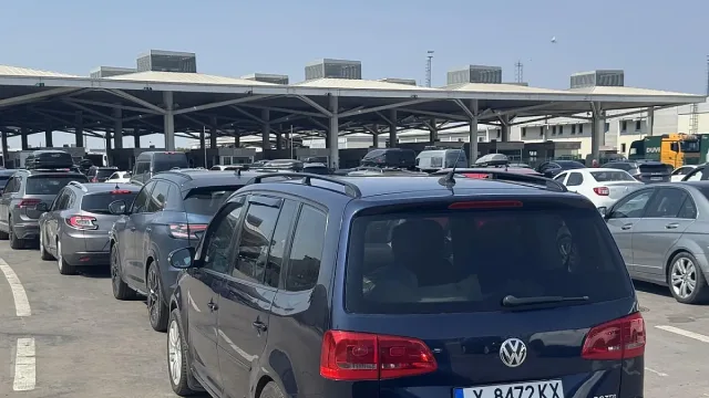 Кошмар на „Капитан Андреево“. 3 часа чакане на границата