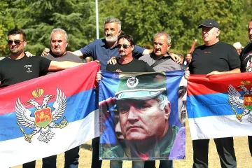 Хиляди се простиха с Ратко Младич в Белград
