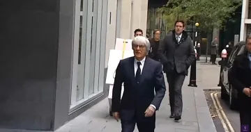 Арестуваха бившия шеф на Формула 1. Заради пушка