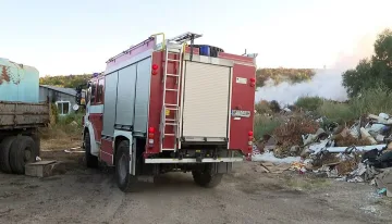 Незаконно сметище задуши наш град, пожарникари водят тежка битка