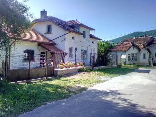 Най-дългото балканско селце е имотно бижу