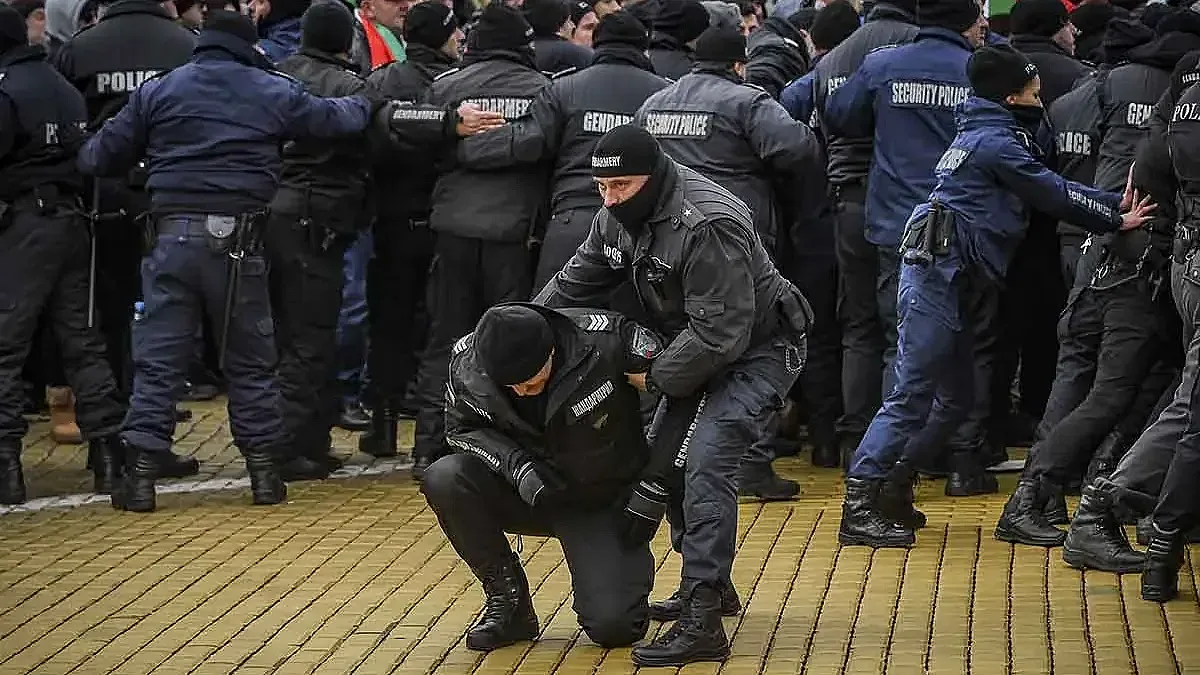 Трагедия с полицая звезда от протестите. Намерен е мъртъв