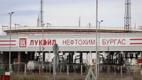 "Лукойл Нефтохим" извършва проверки след сигналите от Бургас