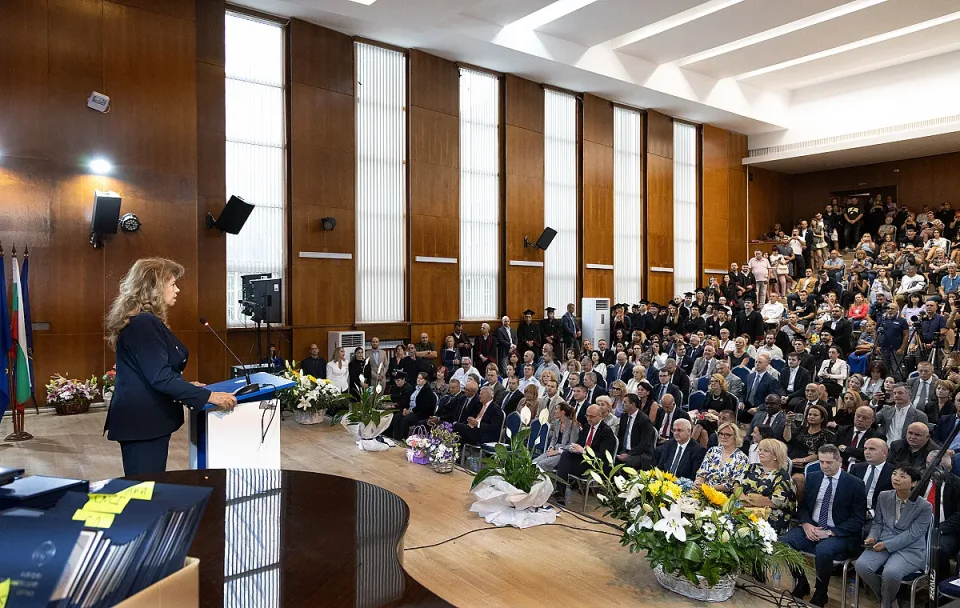 yotova-vutp-diplomi-02