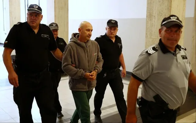 Решиха съдбата на мъжа, палил коли в София