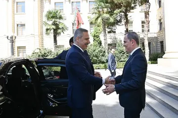Хакан Фидан кацна в Баку. Първа среща