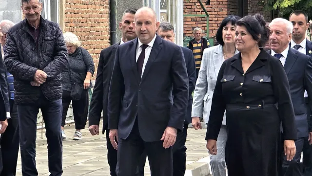 Голяма реформа в училище! Един учебник по най-важните предмети
