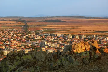 Три завода позлатиха малко градче край Бургас. Магнит за милиони