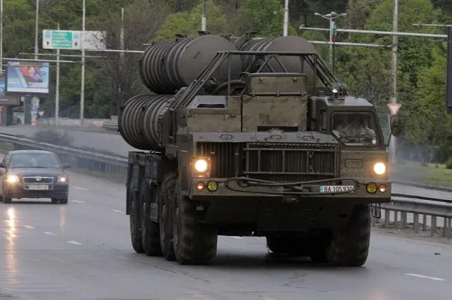 Американска военна техника тръгва по нашите пътища. Какво се случва
