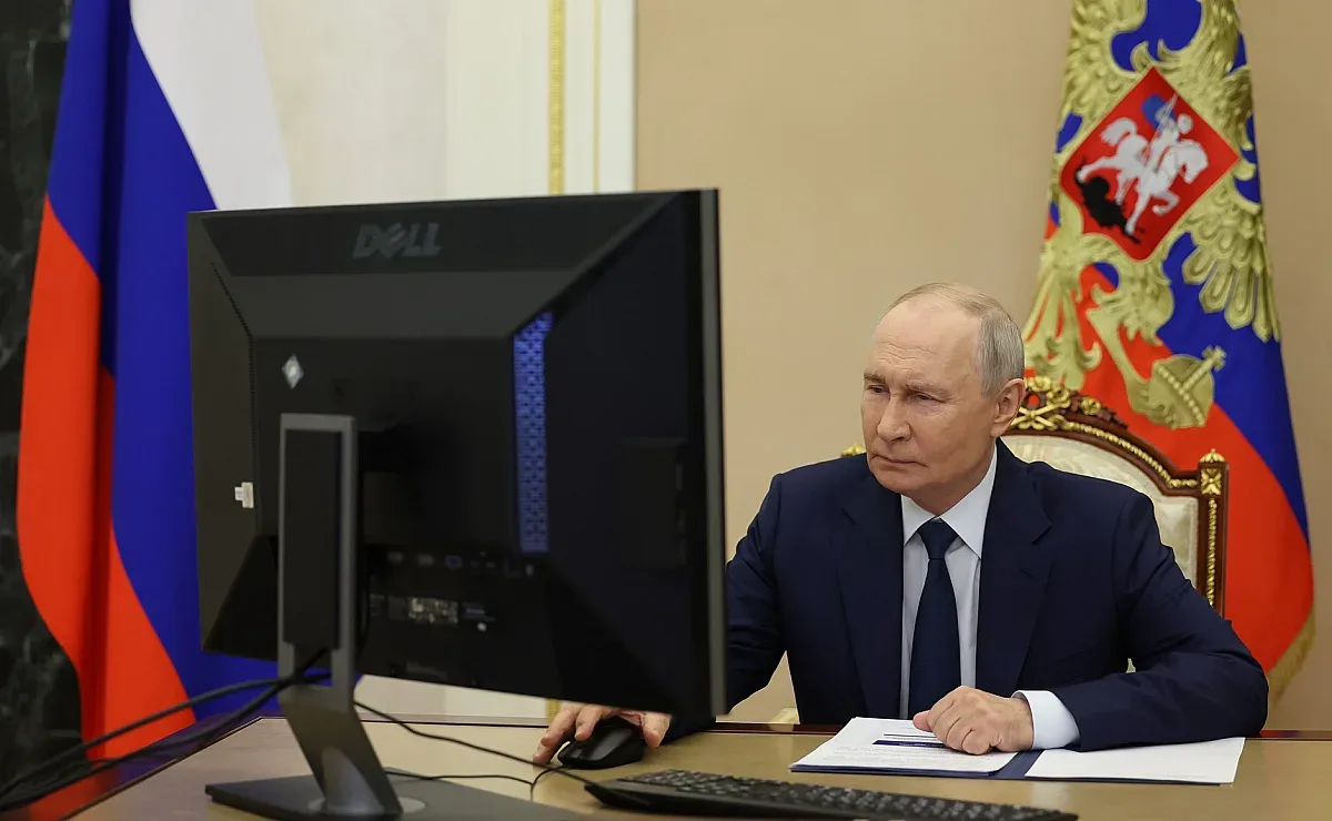 Рекорден вот в Русия и нулева опозиция. Путин циментира властта си сред дим и кибератаки