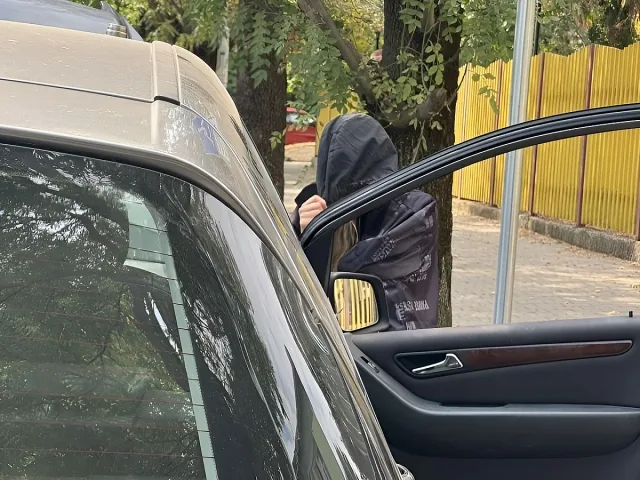 Дрога пред детска градина в София. Задържаха майка на две деца