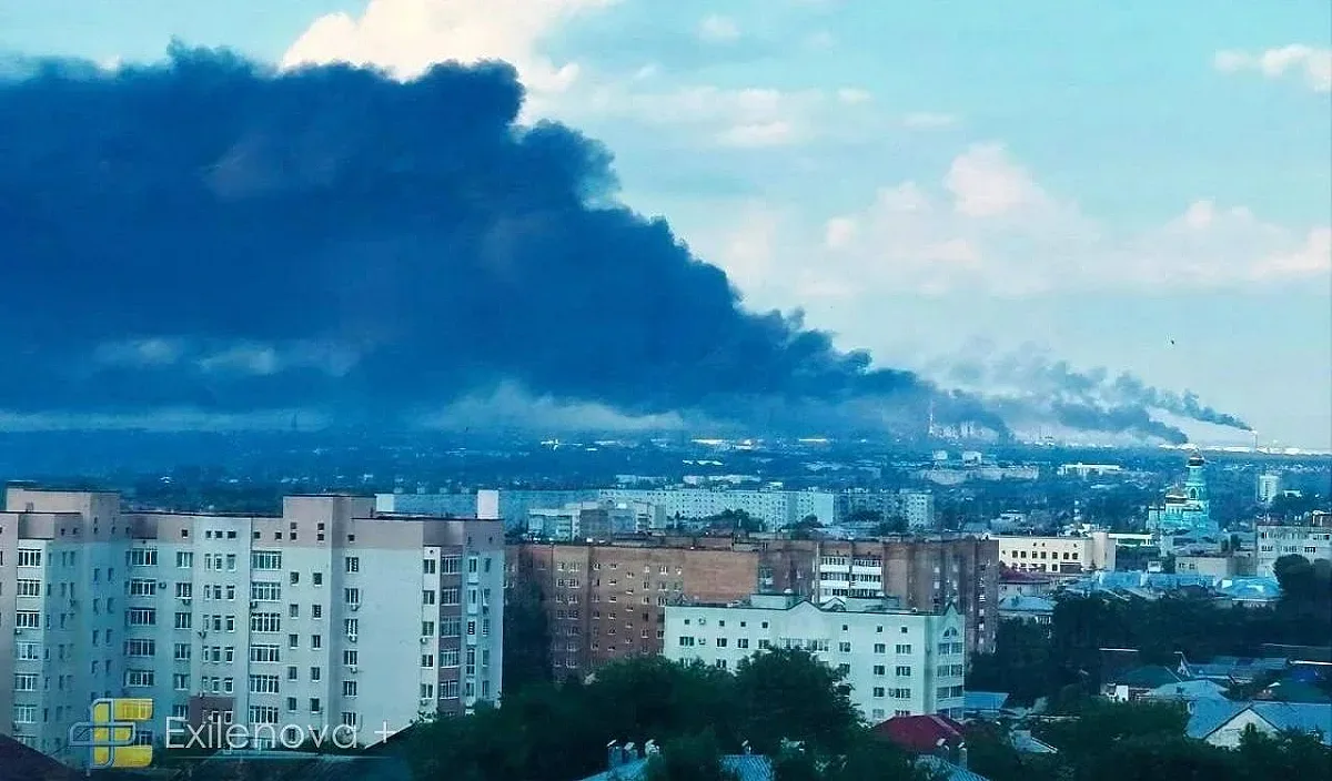 Ескалация в небето над Русия и Украйна. Удари по петролен завод и десетки цели