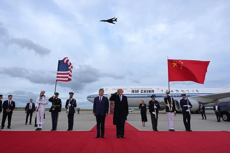 trump-xi-wash-posreshtane-ap-05