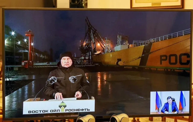 Хванаха огромна схема около „Роснефт“. Милиарди заобикаляли санкциите