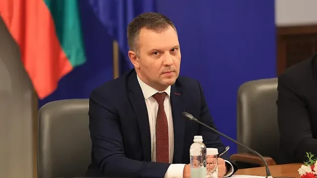 Министър Найденов отвърна на Сарафов: Ще предприема действия за защита